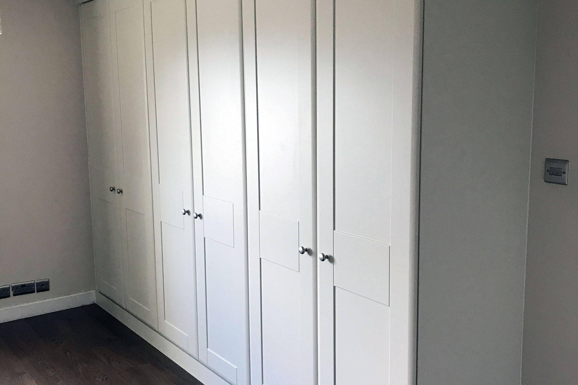 Fitted Bedrooms and Wardrobes - DJ Simmons Carpentry